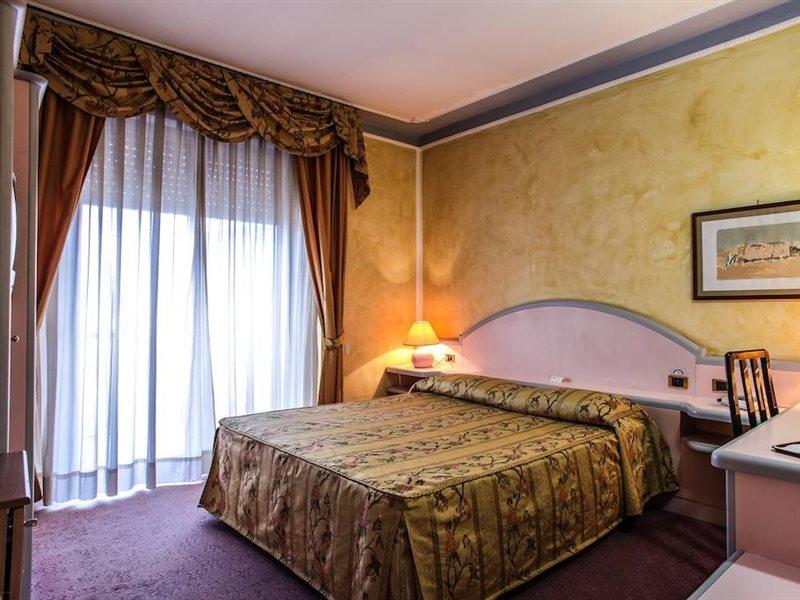 Hotel Grazia Deledda Sassari Exteriör bild