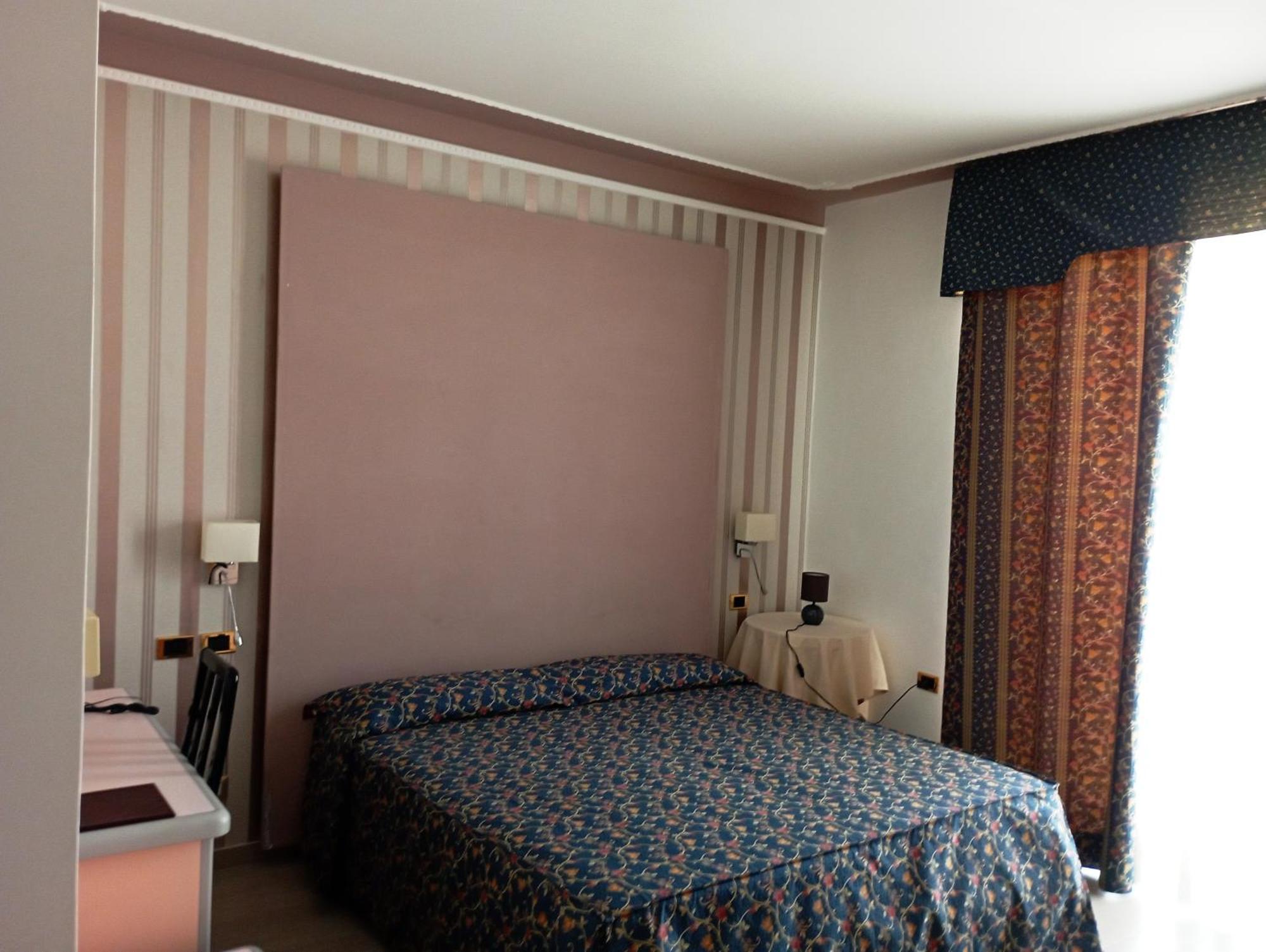 Hotel Grazia Deledda Sassari Exteriör bild
