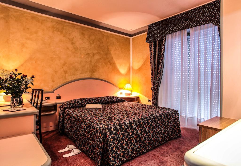 Hotel Grazia Deledda Sassari Rum bild