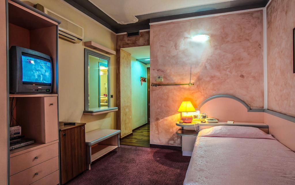 Hotel Grazia Deledda Sassari Rum bild